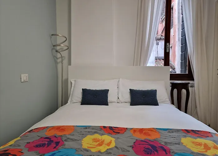 Veneziacentopercento La Forcola Apartment, Next To Rialto Bridge
