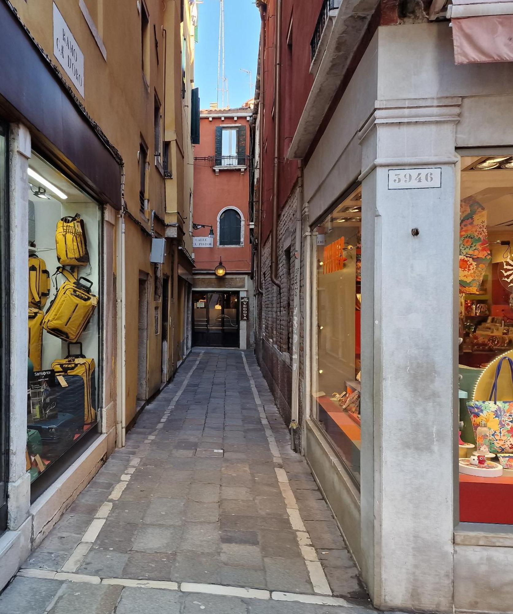 Veneziacentopercento La Forcola Apartment, Next To Rialto Bridge * Venedig